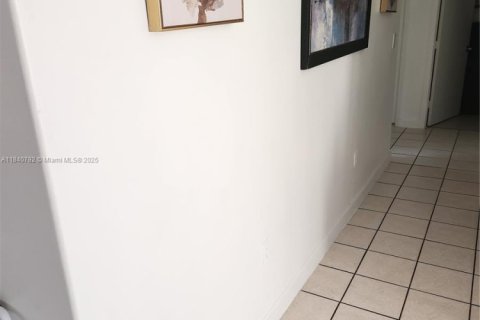 Villa ou maison à louer à Miami, Floride: 3 chambres, 139.35 m2 № 1832319 - photo 7