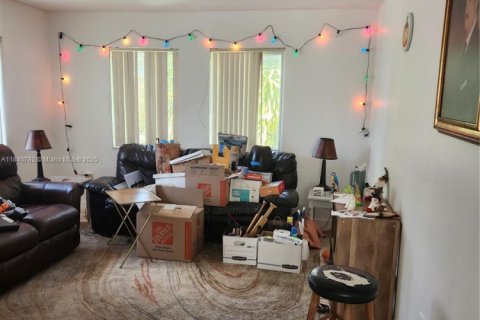 Villa ou maison à louer à Miami, Floride: 3 chambres, 139.35 m2 № 1832319 - photo 16