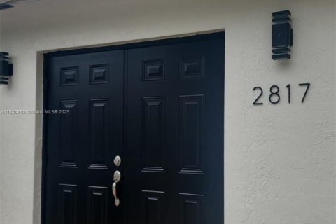 Villa ou maison à louer à Miami, Floride: 3 chambres, 139.35 m2 № 1832319 - photo 2
