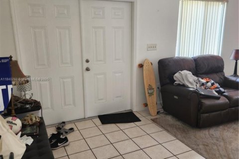 Villa ou maison à louer à Miami, Floride: 3 chambres, 139.35 m2 № 1832319 - photo 6