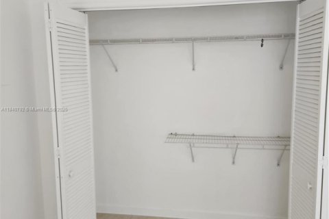 Villa ou maison à louer à Miami, Floride: 3 chambres, 139.35 m2 № 1832319 - photo 18