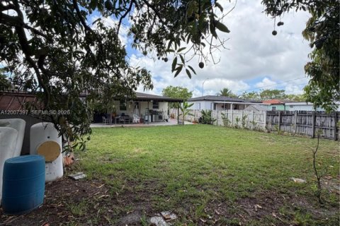 Villa ou maison à vendre à Hialeah, Floride: 3 chambres, 89.19 m2 № 2074377 - photo 19