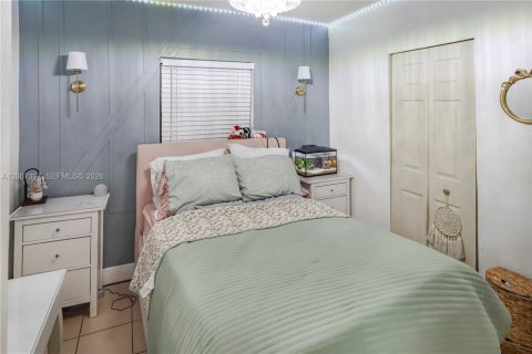 Villa ou maison à vendre à Hialeah, Floride: 3 chambres, 89.19 m2 № 2074377 - photo 4
