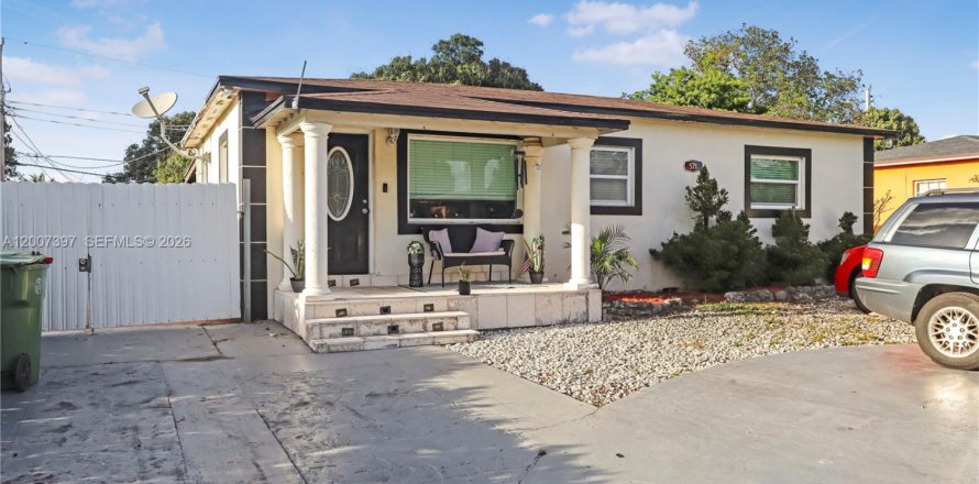 Villa ou maison à Hialeah, Floride 3 chambres, 89.19 m2 № 2074377