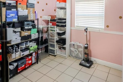 Villa ou maison à vendre à Hialeah, Floride: 3 chambres, 89.19 m2 № 2074377 - photo 10