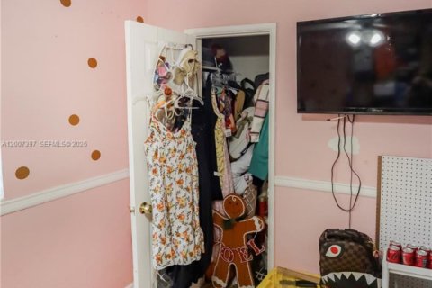 Villa ou maison à vendre à Hialeah, Floride: 3 chambres, 89.19 m2 № 2074377 - photo 11