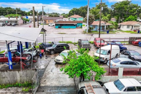 Commercial property in Tampa, Florida 182.09 sq.m. № 2234693 - photo 7