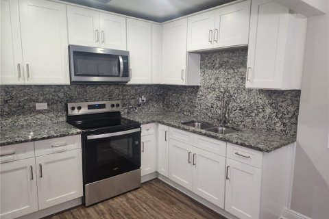 Villa ou maison à vendre à Tampa, Floride: 3 chambres, 99.59 m2 № 2399212 - photo 14