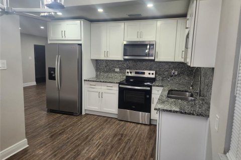 Villa ou maison à vendre à Tampa, Floride: 3 chambres, 99.59 m2 № 2399212 - photo 15