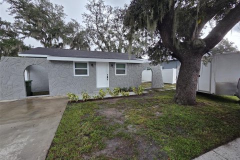 Villa ou maison à vendre à Tampa, Floride: 3 chambres, 99.59 m2 № 2399212 - photo 2
