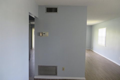 Copropriété à louer à Vero Beach, Floride: 2 chambres, 92.9 m2 № 2172931 - photo 10