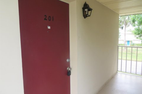 Copropriété à louer à Vero Beach, Floride: 2 chambres, 92.9 m2 № 2172931 - photo 2