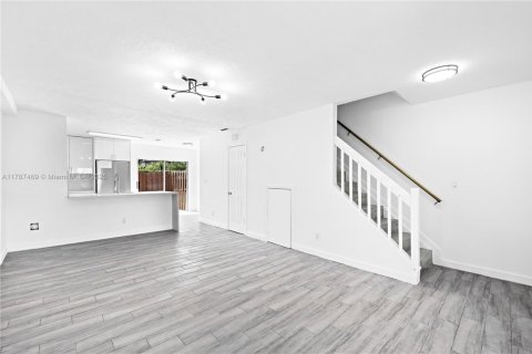 Condo in Cooper City, Florida, 2 bedrooms  № 1696823 - photo 13