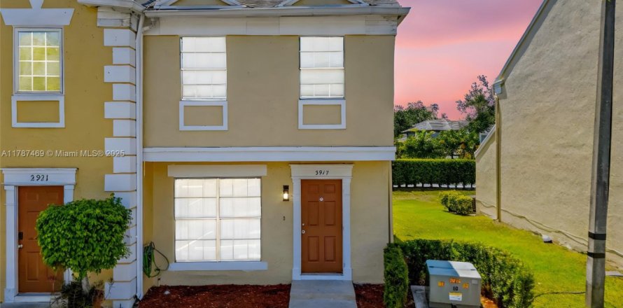 Condo in Cooper City, Florida, 2 bedrooms  № 1696823