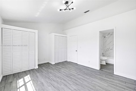 Condo in Cooper City, Florida, 2 bedrooms  № 1696823 - photo 15