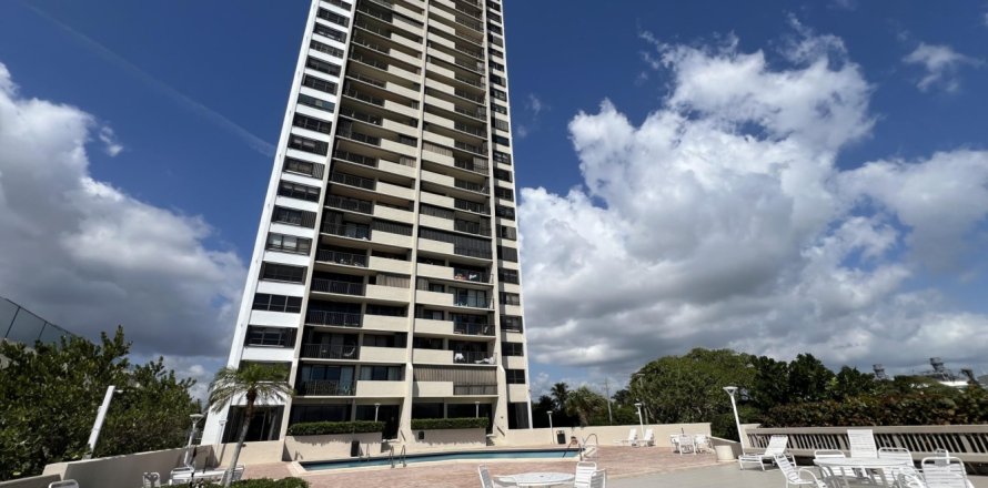 Condo in West Palm Beach, Florida, 2 bedrooms  № 1073909