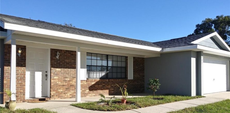 House in Deltona, Florida 2 bedrooms, 116.41 sq.m. № 1758421