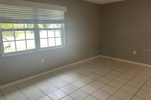 Condo in Saint Petersburg, Florida, 1 bedroom № 2230574 - photo 8