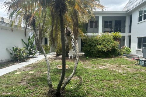 Condo in Saint Petersburg, Florida, 1 bedroom № 2230574 - photo 4
