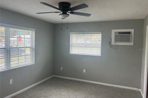 Condo in Saint Petersburg, Florida, 1 bedroom № 2230574 - photo 14