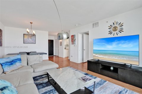 Copropriété à vendre à Miami Beach, Floride: 1 chambre, 68.75 m2 № 2190013 - photo 2