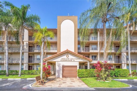 Condominio en Pembroke Pines, Florida, 2 dormitorios  № 1987244