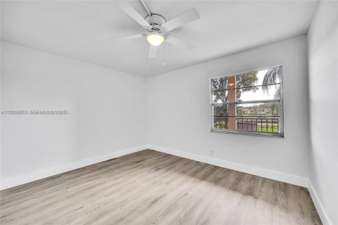 Condominio en alquiler en Pembroke Pines, Florida, 2 dormitorios, 102.19 m2 № 1987244 - foto 18