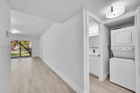 Condominio en alquiler en Pembroke Pines, Florida, 2 dormitorios, 102.19 m2 № 1987244 - foto 15