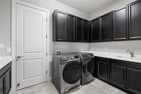 House in Palmetto, Florida 3 bedrooms, 221.01 sq.m. № 2126980 - photo 28