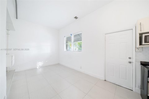 Appartement à louer à Miami, Floride: 37.16 m2 № 2008252 - photo 2