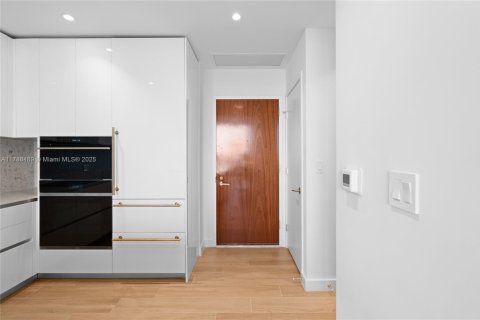 Купить кондоминиум в Майами, Флорида 1 спальня, 61.13м2, № 2021285 - фото 14