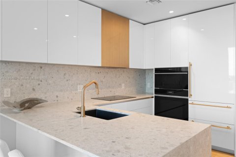 Купить кондоминиум в Майами, Флорида 1 спальня, 61.13м2, № 2021285 - фото 2