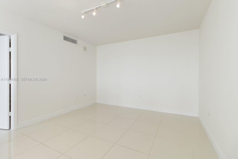 Copropriété à vendre à Miami, Floride: 1 chambre, 106.28 m2 № 2243805 - photo 12