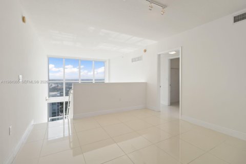 Copropriété à vendre à Miami, Floride: 1 chambre, 106.28 m2 № 2243805 - photo 13