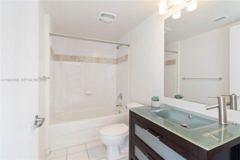 Copropriété à vendre à Miami, Floride: 1 chambre, 106.28 m2 № 2243805 - photo 10