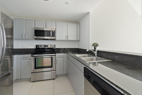 Copropriété à vendre à Miami, Floride: 1 chambre, 106.28 m2 № 2243805 - photo 2