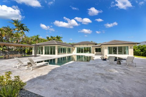 House in Miami, Florida 6 bedrooms, 600.33 sq.m. № 2426542 - photo 4