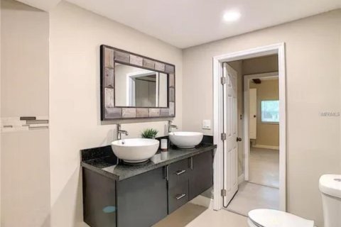 Casa en venta en Orlando, Florida, 5 dormitorios, 165.37 m2 № 1808565 - foto 13