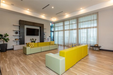 House in Miami Lakes, Florida 5 bedrooms, 283.35 sq.m. № 2063936 - photo 29