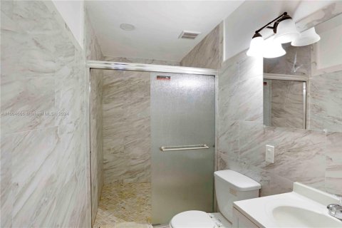 Купить кондоминиум в Майами, Флорида 3 спальни, 124.86м2, № 1984767 - фото 9