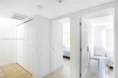 Купить кондоминиум в Майами, Флорида 3 спальни, 124.86м2, № 1984767 - фото 7