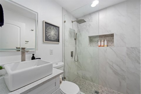 House in Largo, Florida 4 bedrooms, 165.74 sq.m. № 1747490 - photo 21