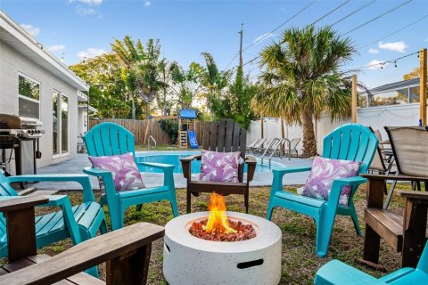 House in Largo, Florida 4 bedrooms, 165.74 sq.m. № 1747490 - photo 28