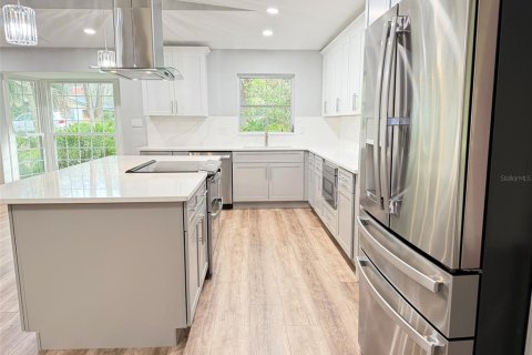 Villa ou maison à louer à Winter Park, Floride: 5 chambres, 255.48 m2 № 2395814 - photo 10
