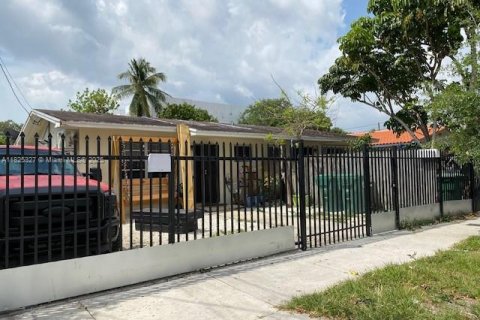 Immobilier commercial à vendre à Miami, Floride: 205.31 m2 № 1792625 - photo 6