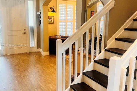 Снять в аренду виллу или дом в Майами, Флорида 5 спален, 263.56м2, № 1968567 - фото 9