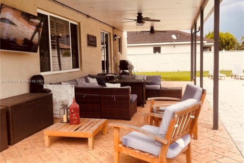 Снять в аренду виллу или дом в Майами, Флорида 5 спален, 263.56м2, № 1968567 - фото 28