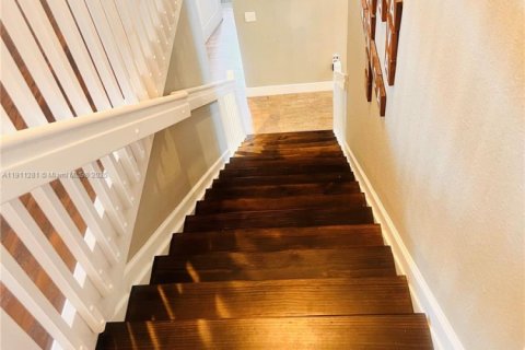 Снять в аренду виллу или дом в Майами, Флорида 5 спален, 263.56м2, № 1968567 - фото 25