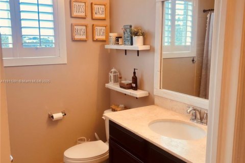 Снять в аренду виллу или дом в Майами, Флорида 5 спален, 263.56м2, № 1968567 - фото 17