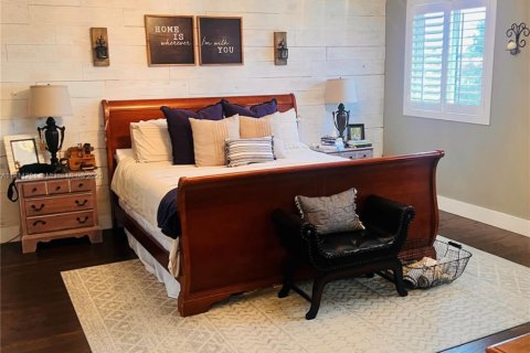 Снять в аренду виллу или дом в Майами, Флорида 5 спален, 263.56м2, № 1968567 - фото 11